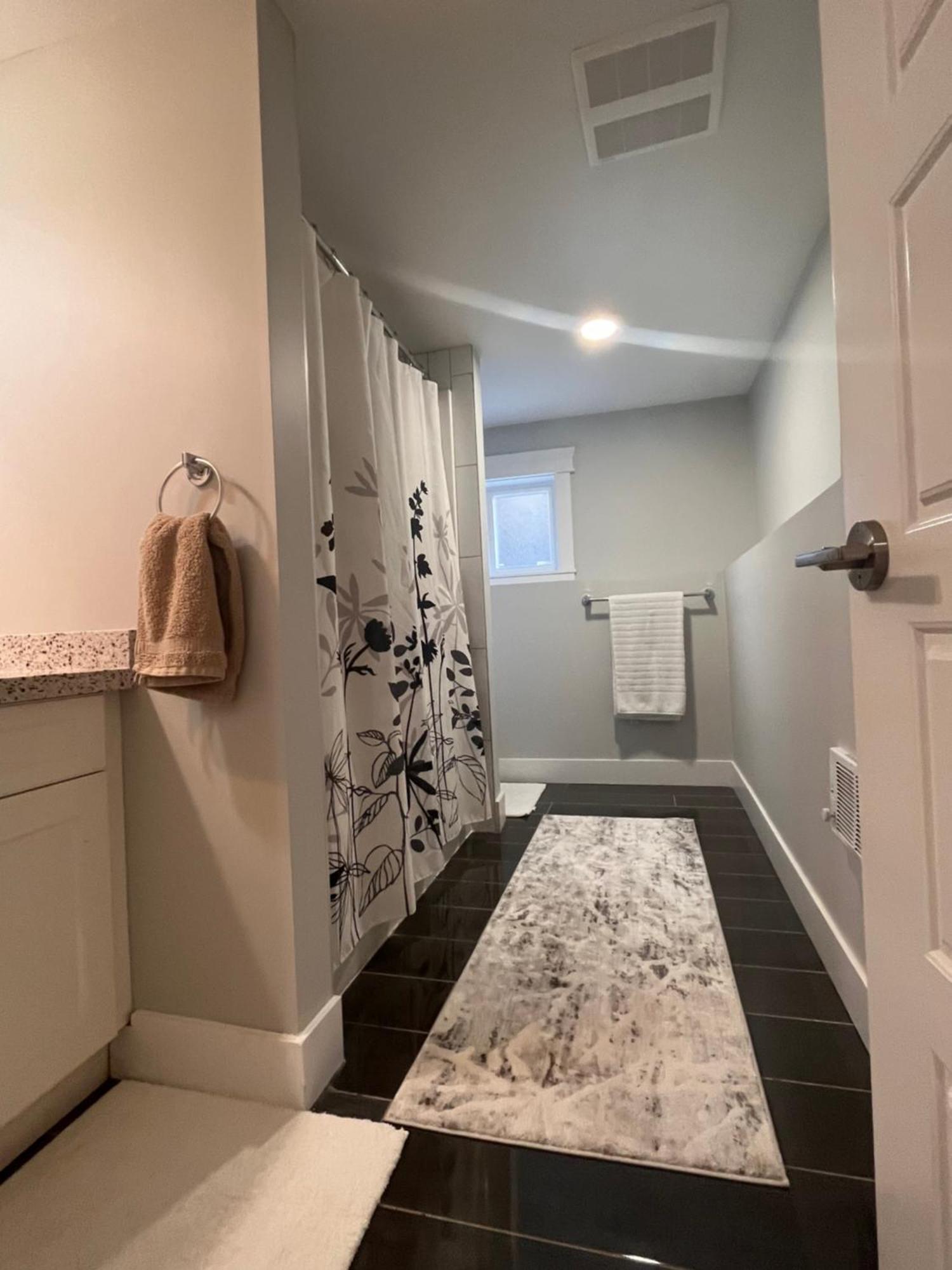 2 Bedroom Suite With Full Kitchen Revelstoke Eksteriør bilde