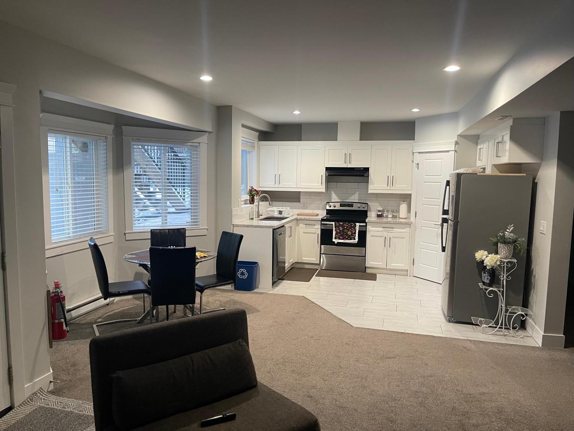 2 Bedroom Suite With Full Kitchen Revelstoke Eksteriør bilde