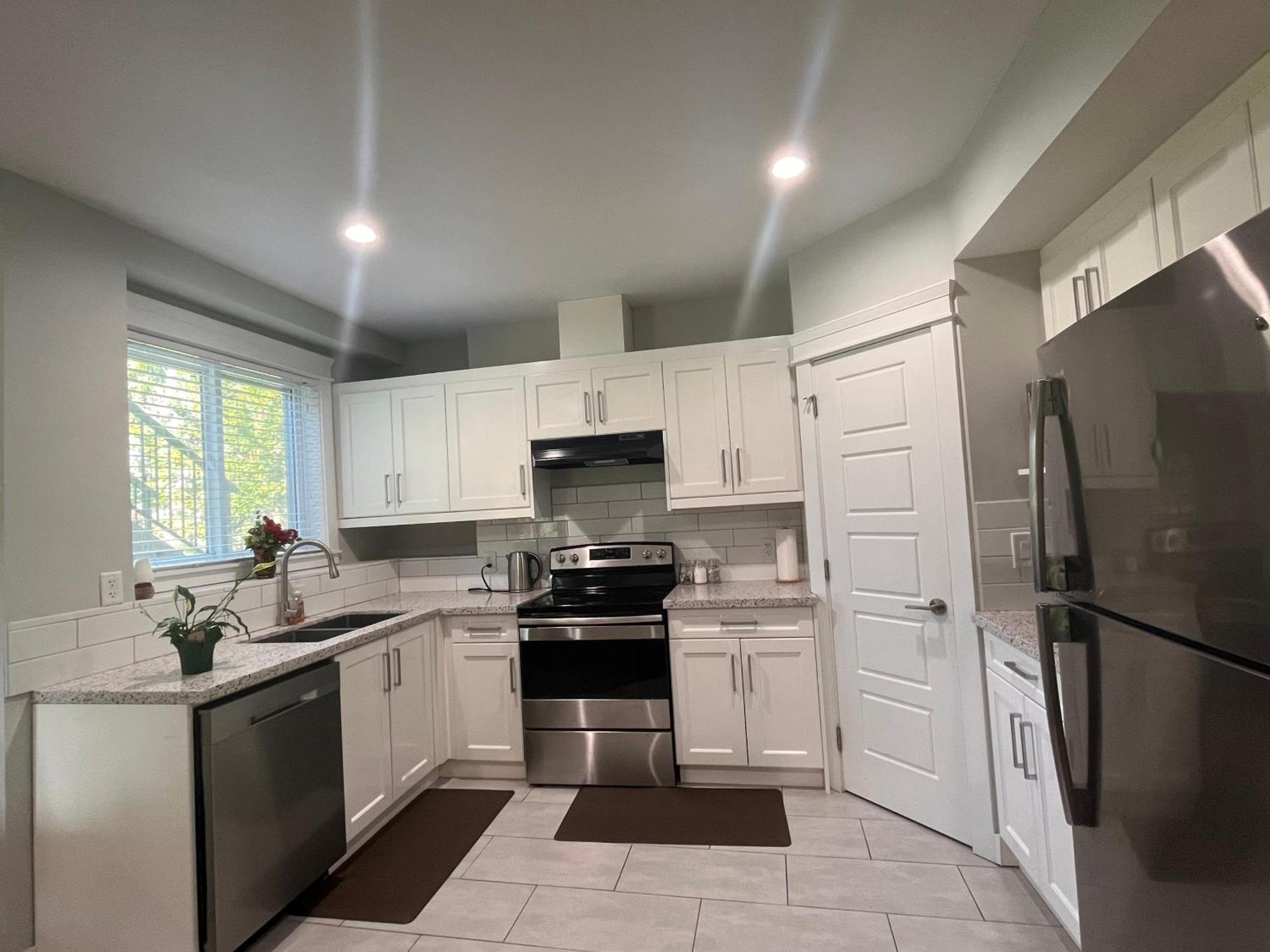 2 Bedroom Suite With Full Kitchen Revelstoke Eksteriør bilde