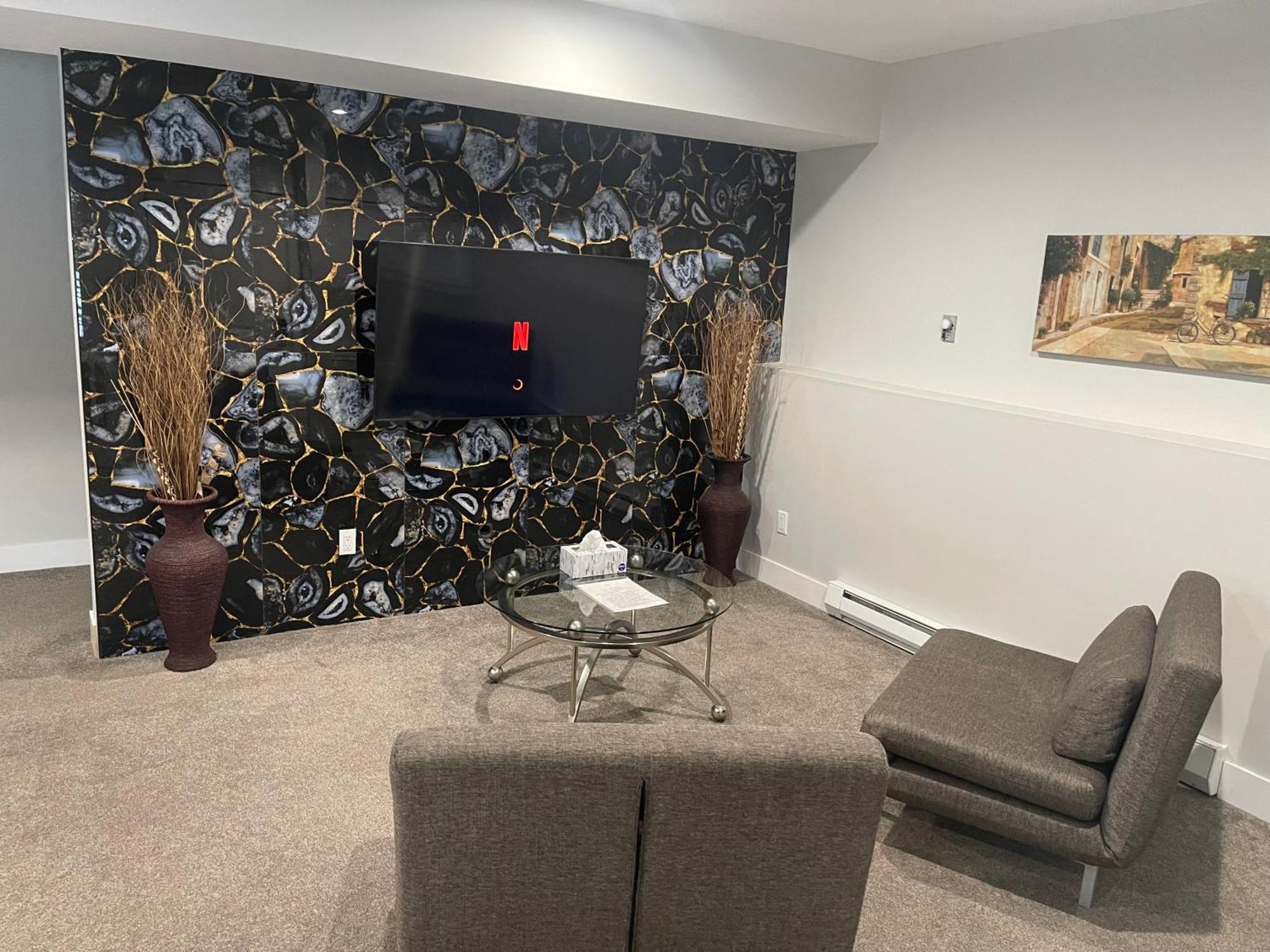 2 Bedroom Suite With Full Kitchen Revelstoke Eksteriør bilde